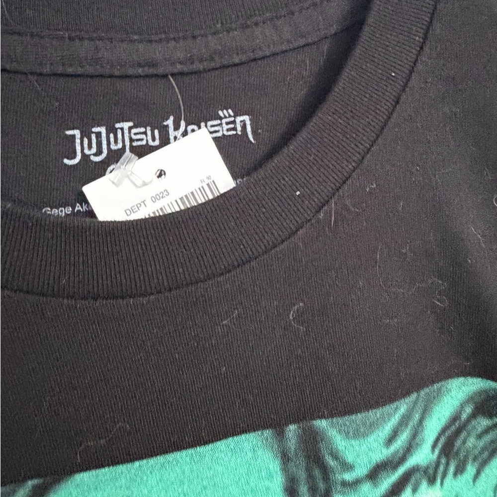 Jujutsu Kaisen Black Anime Graphic T-Shirt - Picture 3 of 10